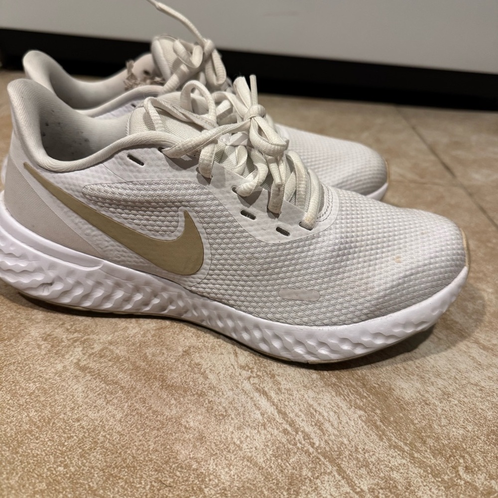 Nike Revolution 5 Cream and White Running Shoes